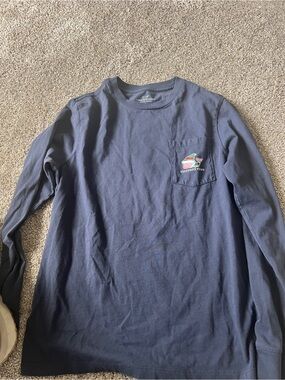 Vineyard Vines Youth Logo Christmas Whale Logo . Navy- Large Long Sleeve Ter
